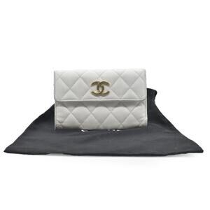 $1075 Chanel Small Flap Trifold Interlocking CC Logo Wallet